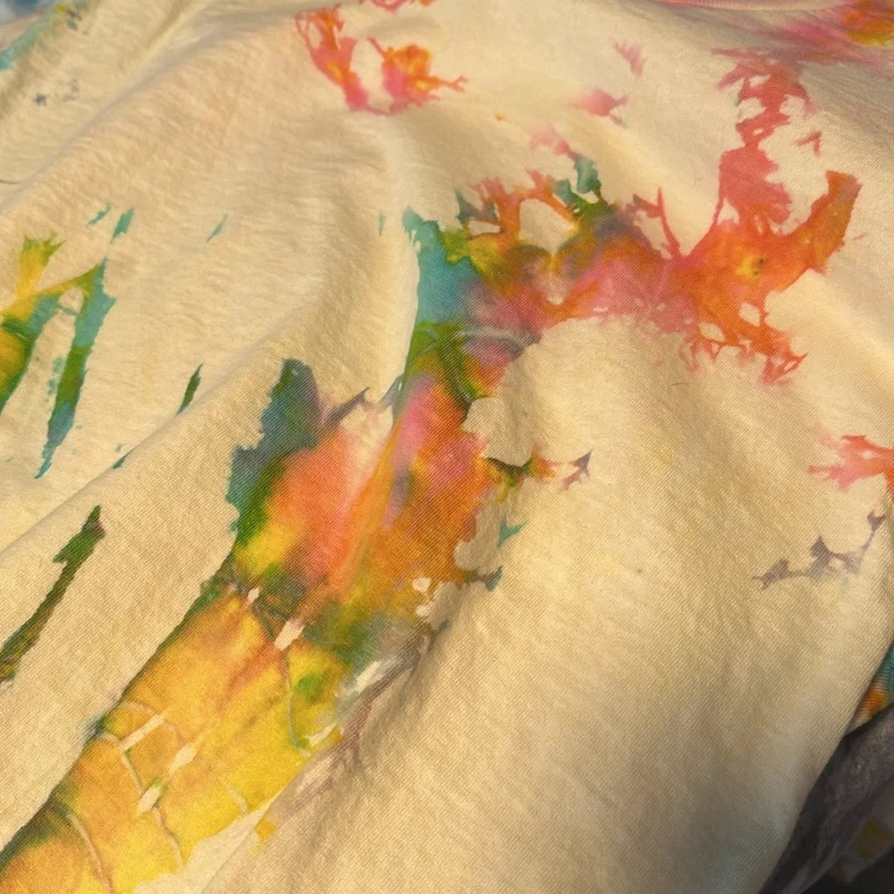 NEW! Medium Long Sleeve Tie Dye Tee - Picture 5 of 6